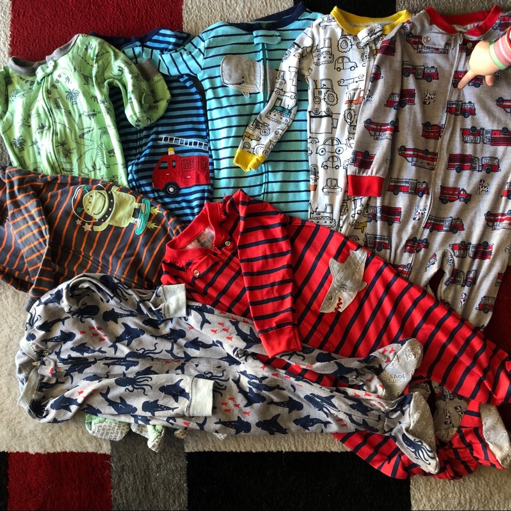 Huge Carter’s pajama lot! Boys 2T / 24mo EUC